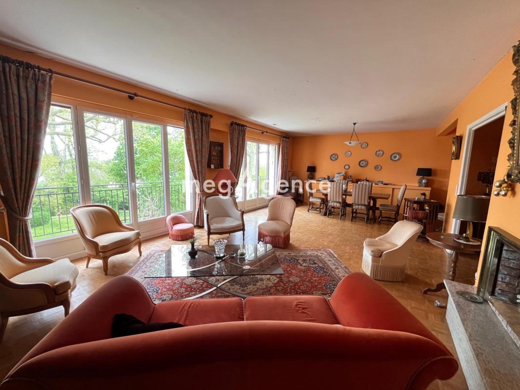 Appartement d’Exception 204 m² – Résidence Privée Sécurisée – Balcon, Parkings, Cave – Saint-Nom-La-Bretèche - Photo 4