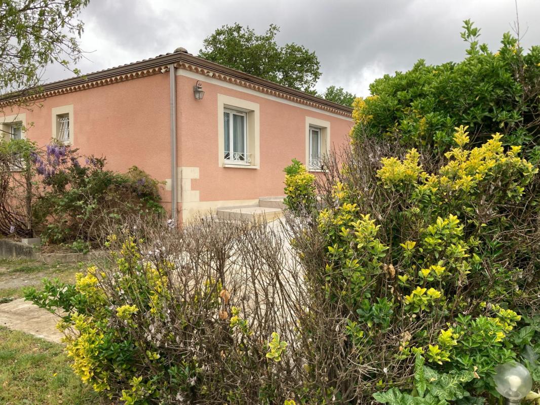 Rare propriété avec piscine intérieure! - Photo 2