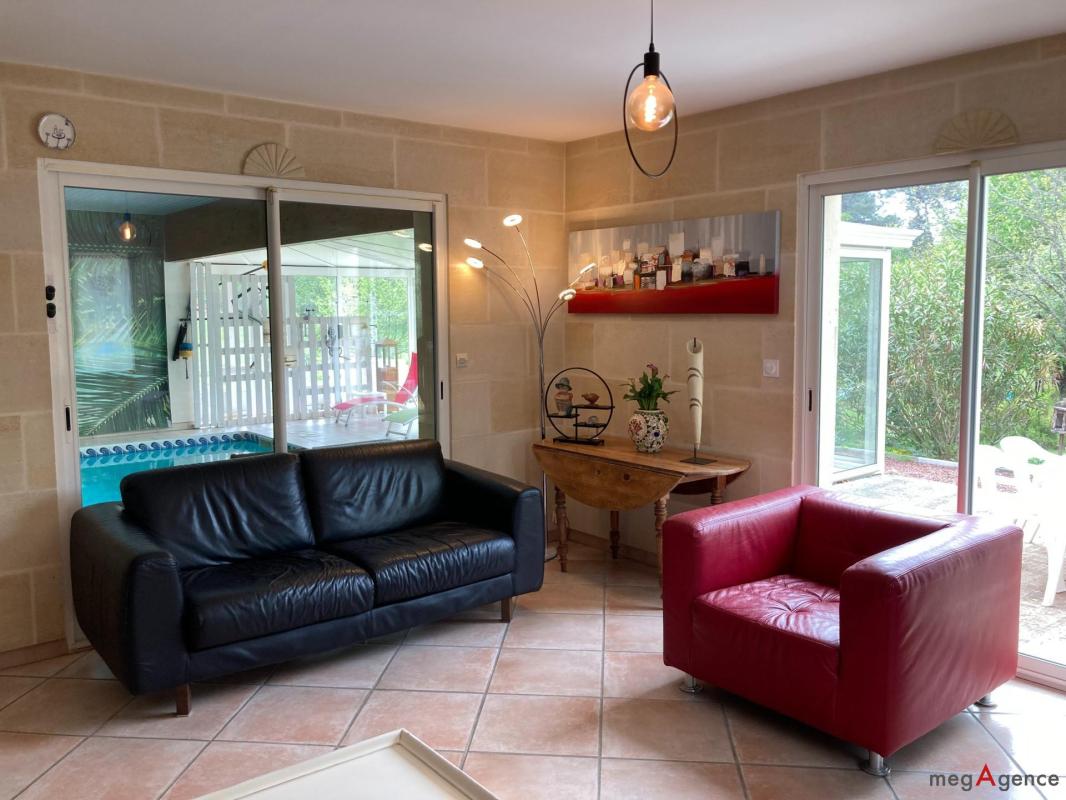 Rare propriété avec piscine intérieure! - Photo 4