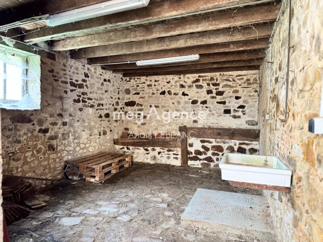 Maison avec dépendance en pierre à rénover - Photo 4