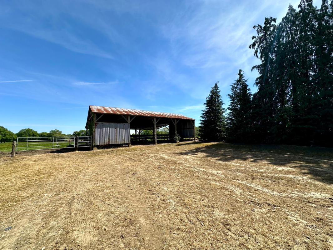 Corps de ferme à rénover sur 23 hectares 0144 - Photo 5