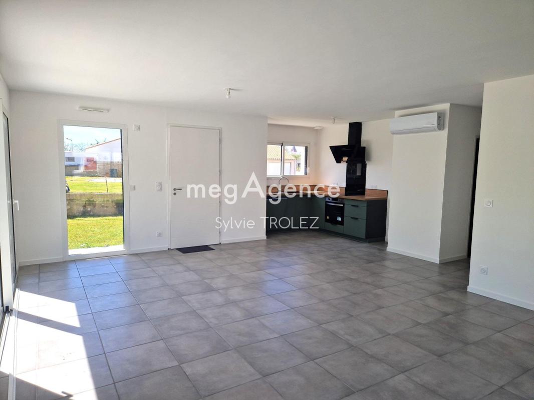 Maison neuve RE 2020, trois chambres et un garage - Photo 4