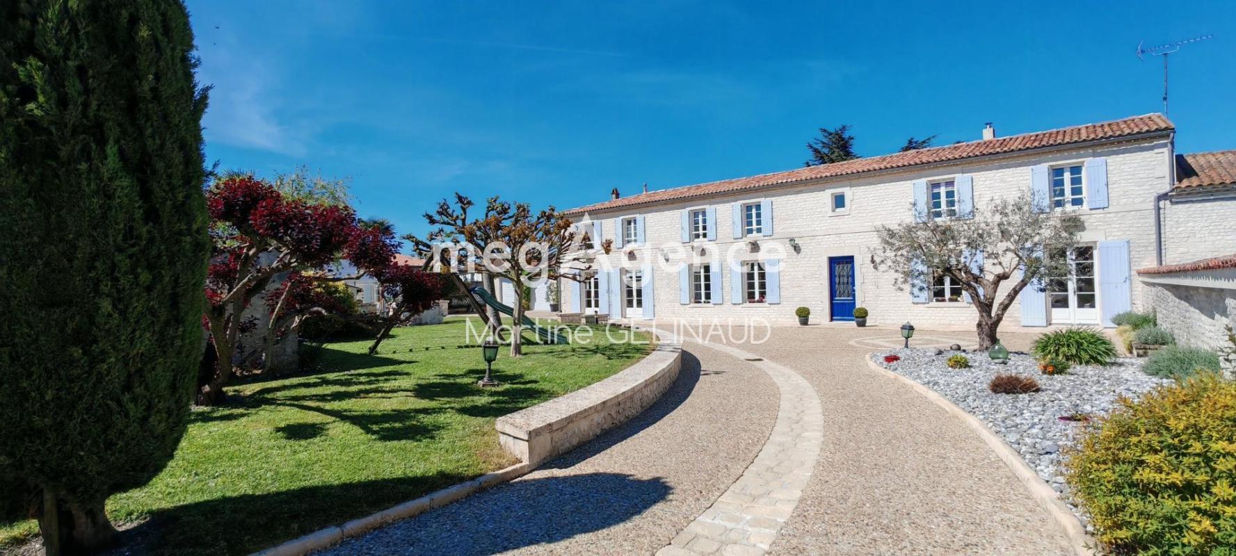 Maison à vendre, 8 pièces, 237 m², Saintes
