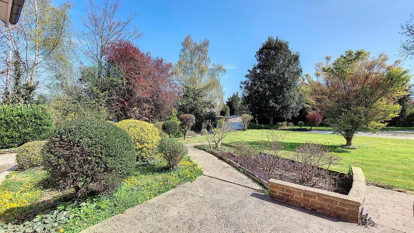 Maison 3 chambres sur sous sol et bâtiment ancien. Beau jardin 2500 m² - Photo 3