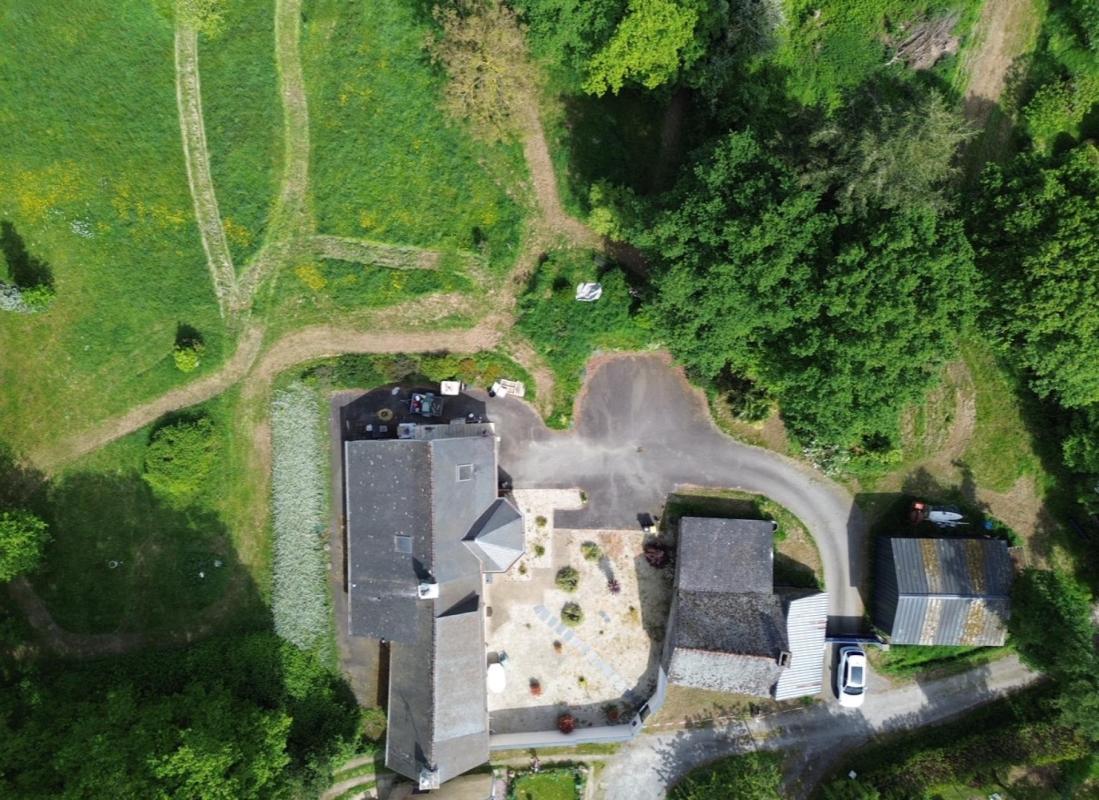Propriété avec 2,2 hectares - Photo 2