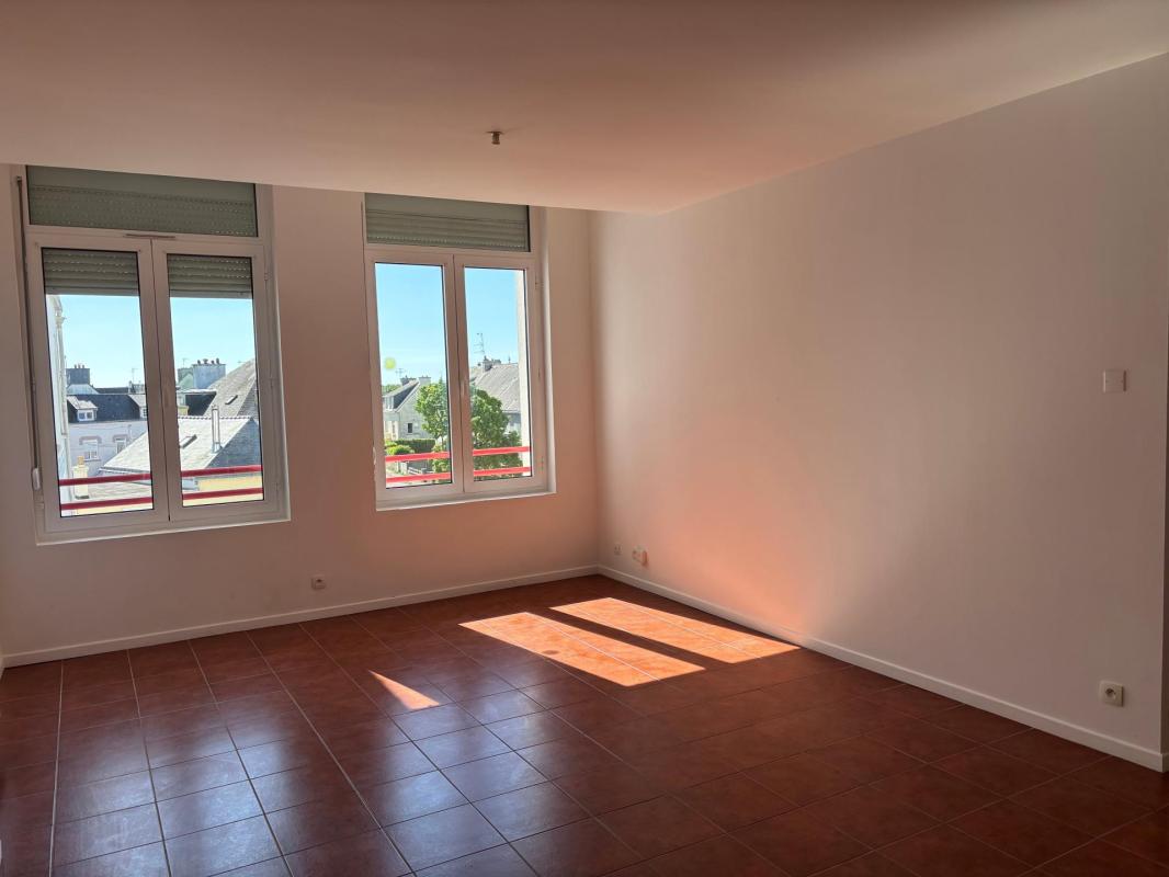 Bel et spacieux appartement rénové - Photo 3