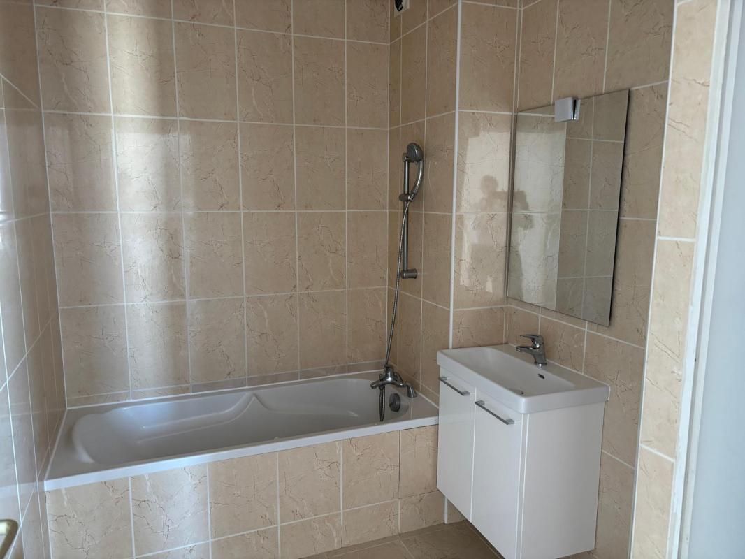 Bel et spacieux appartement rénové - Photo 4