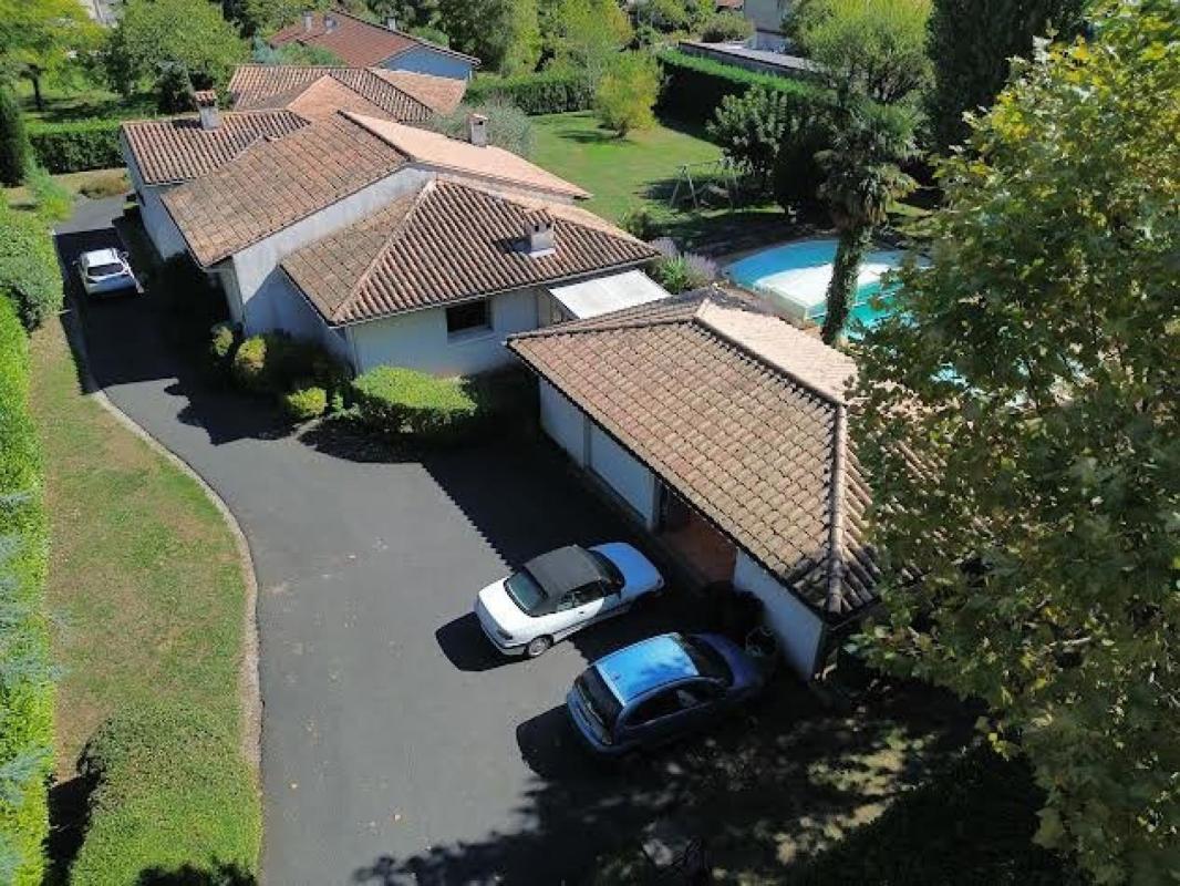 Villa 6 pièces – 227 m² habitables – Terrain de 2 500 m² – Mazamet - Photo 4