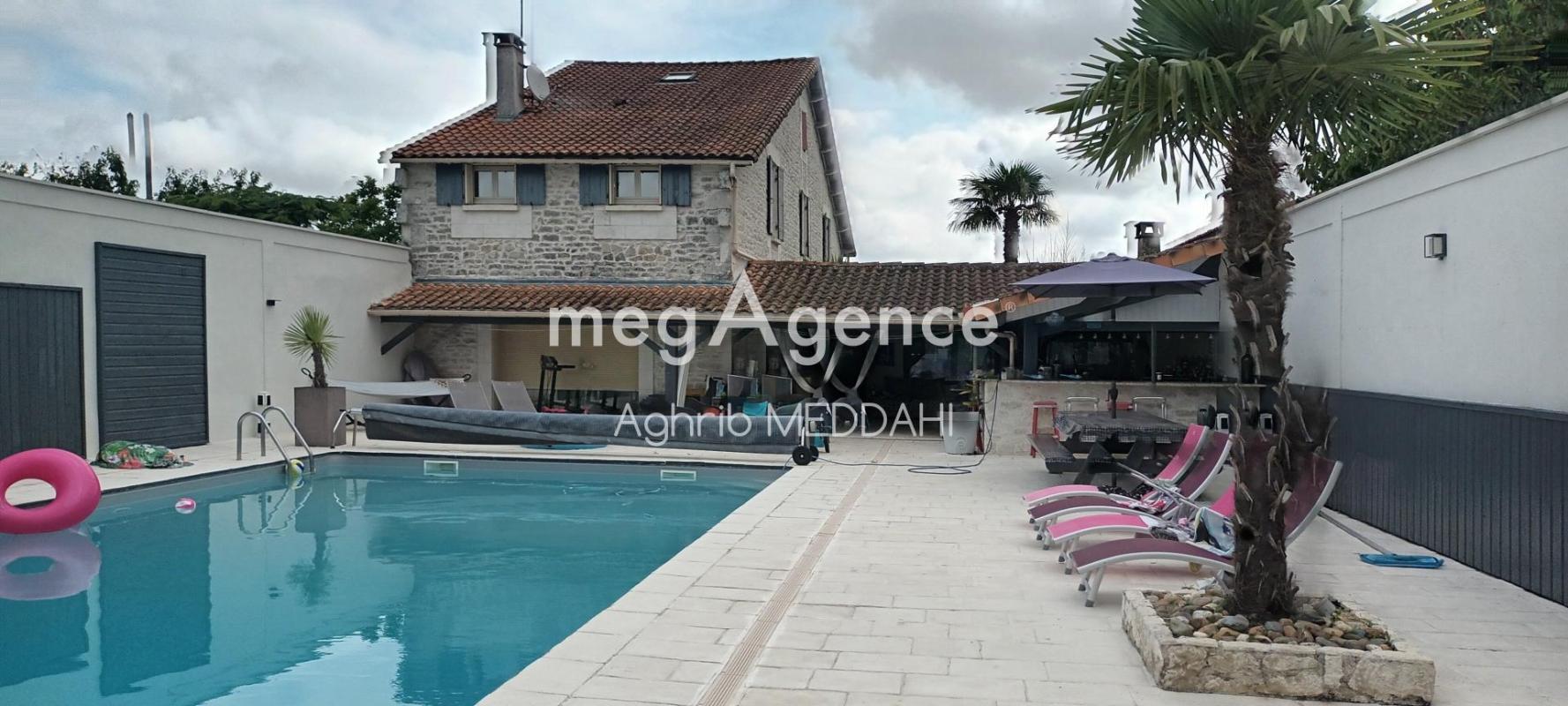 Maison Atypique Charentaise de 201m² au port de RIBEROU à Saujon - Photo 3