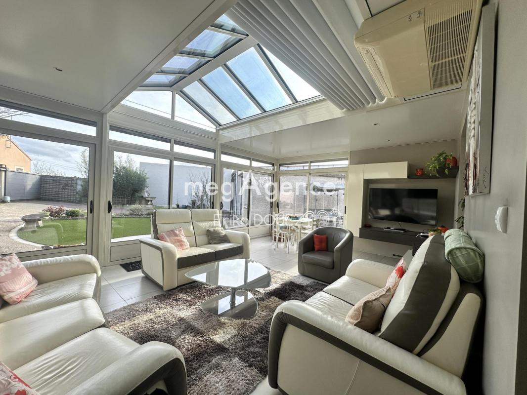 Maison de 7 pièces de 215 m² avec dépendances - Photo 3