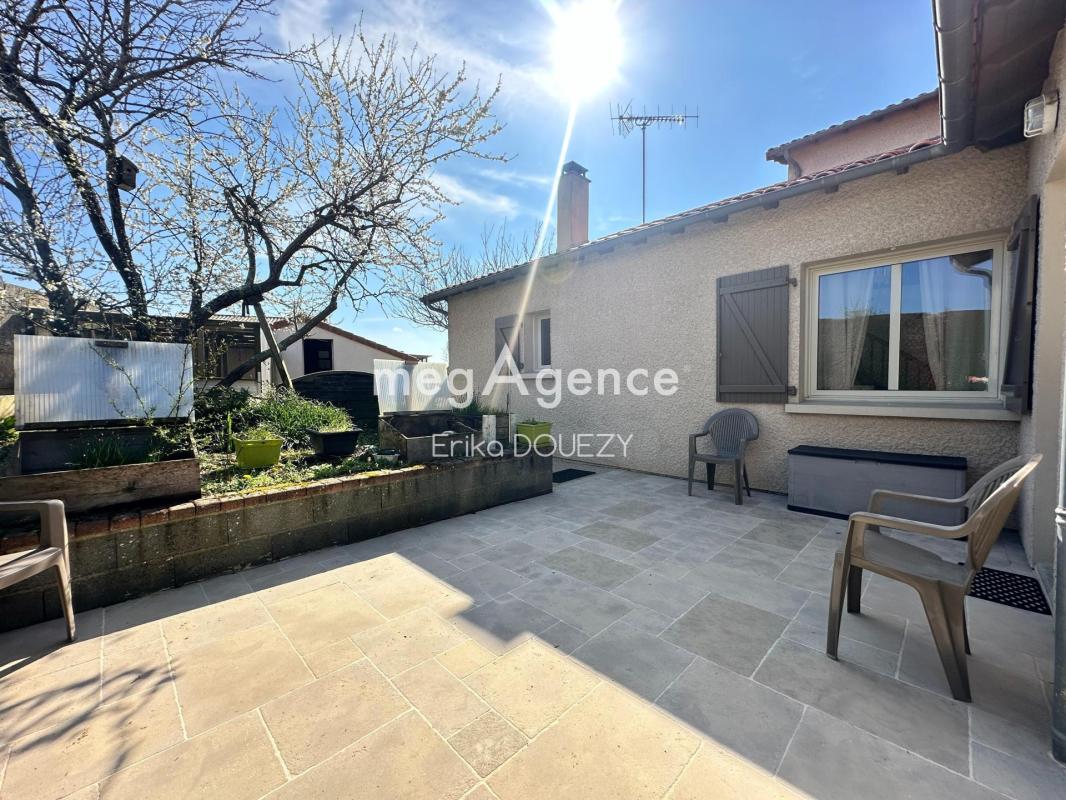 Maison de 7 pièces de 215 m² avec dépendances - Photo 4