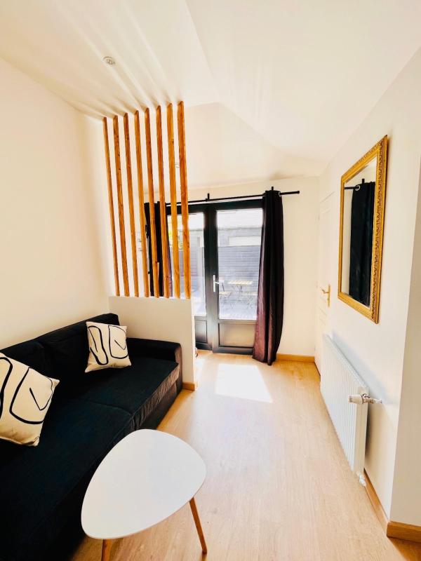 Pépite Investisseur : Studio avec Terrasse Privative à 3 min du Vieux-Marché - Photo 2