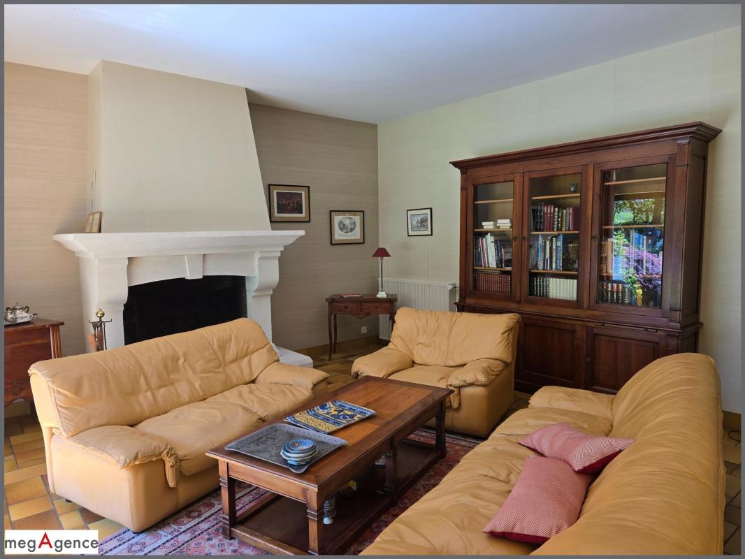 Maison en pierre 225 m², 9 pièces sur 1000 m² de terrain - Photo 3