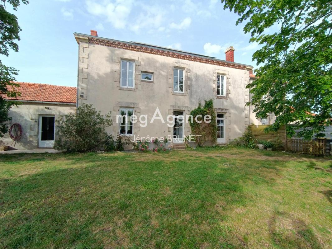 Maison à vendre, 8 pièces, 206 m², Nalliers