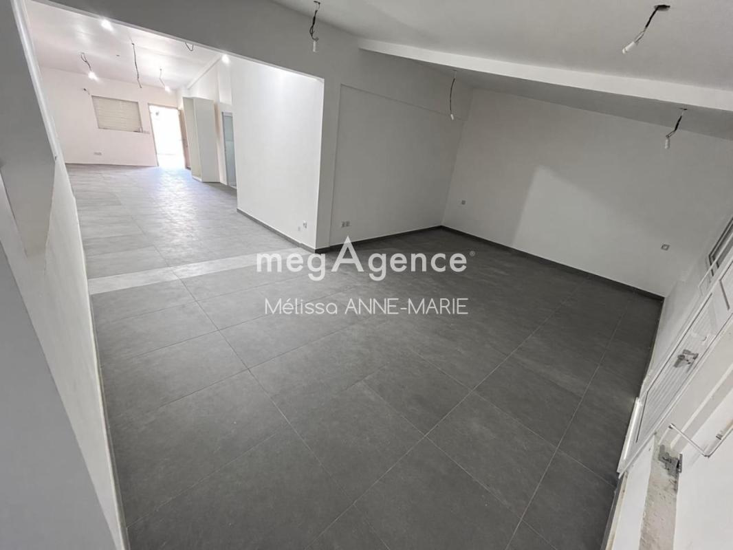 Maison de 160m² entièrement rénovée aux Abymes (Raizet) - Photo 4