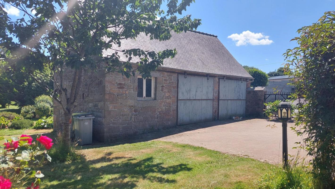 Maison en pierre - 190m² - Beau jardin de plus de 4000m² - Photo 3