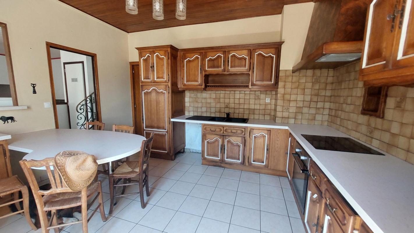 Maison en pierre - 190m² - Beau jardin de plus de 4000m² - Photo 5