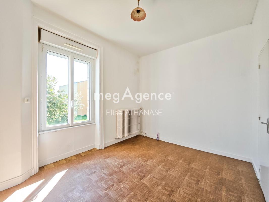 Appartement T3 dans bâtiment de caractère. Charme, volumes et espace vert - Photo 3