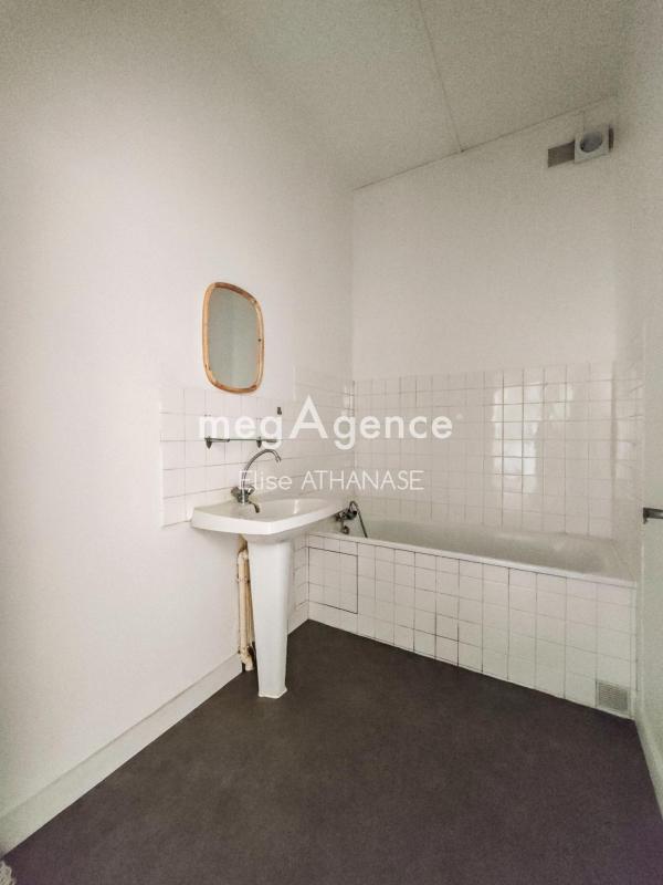 Appartement T3 dans bâtiment de caractère. Charme, volumes et espace vert - Photo 5