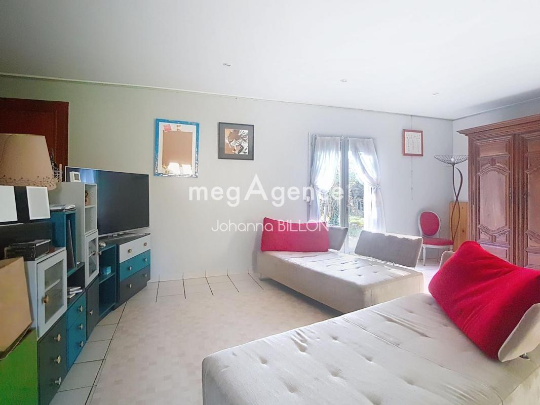 Maison familiale de 140 m² au calme, avec vie de plain-pied et DPE C !! - Photo 2
