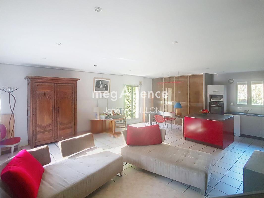 Maison familiale de 140 m² au calme, avec vie de plain-pied et DPE C !! - Photo 3