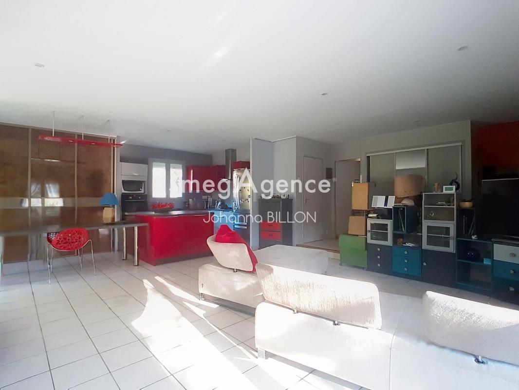 Maison familiale de 140 m² au calme, avec vie de plain-pied et DPE C !! - Photo 4