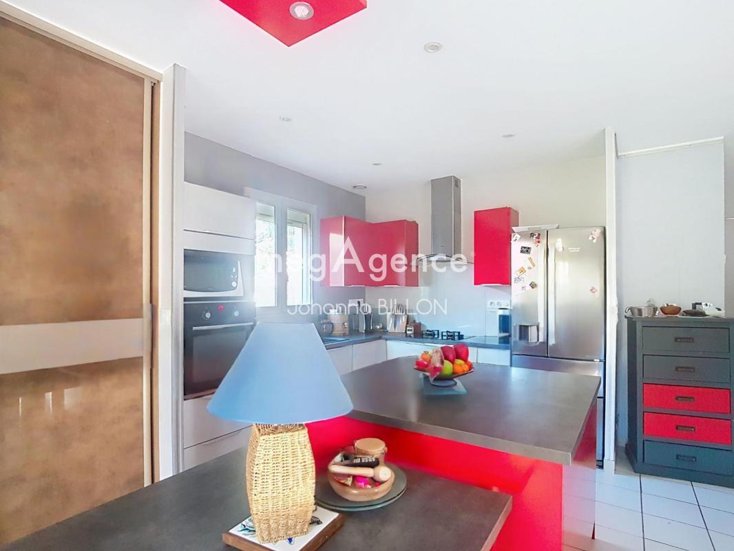 Maison familiale de 140 m² au calme, avec vie de plain-pied et DPE C !! - Photo 5