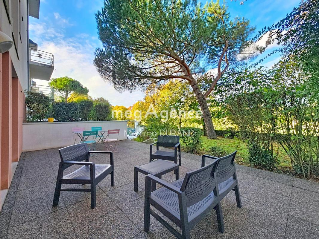 Appartement T2 en parfait état avec grande terrasse - Photo 2
