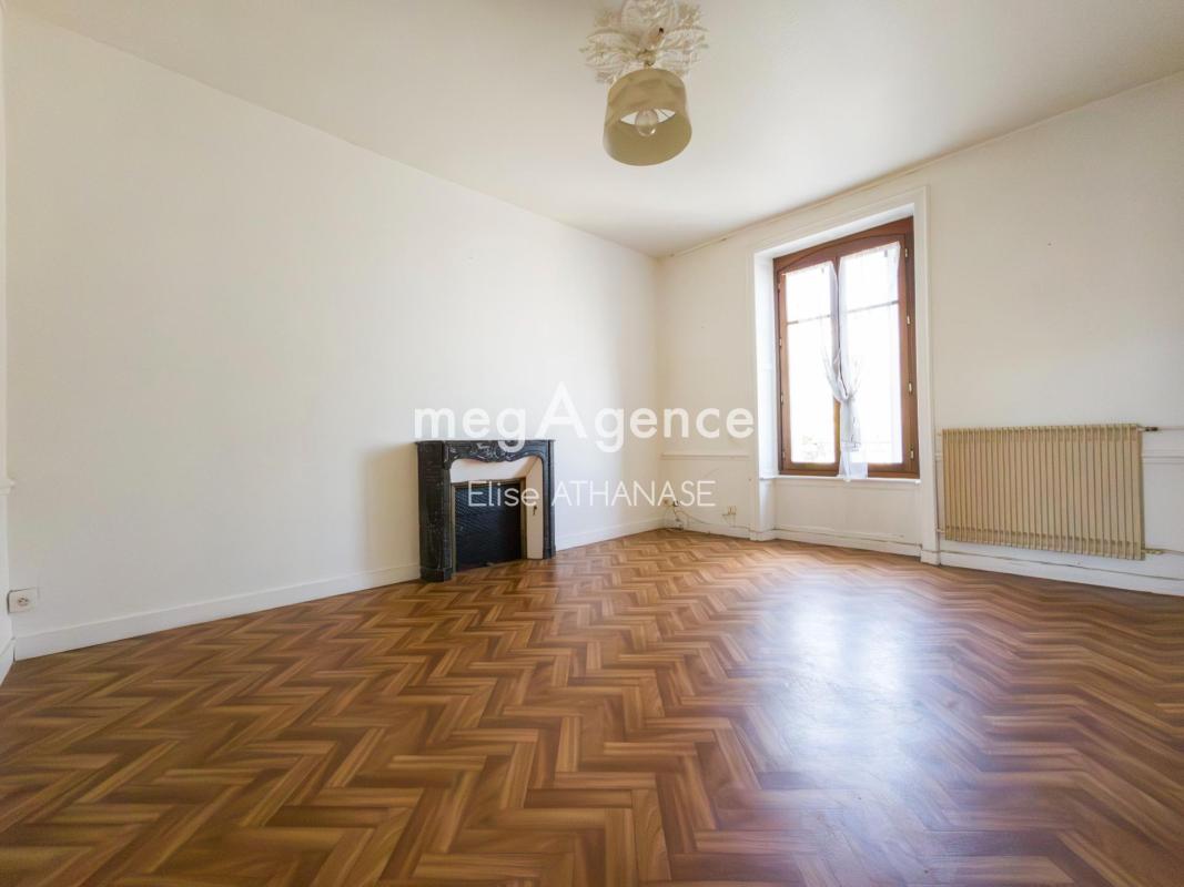 Appartement T4 dans bâtiment de caractère. Charme et luminosité - Photo 3