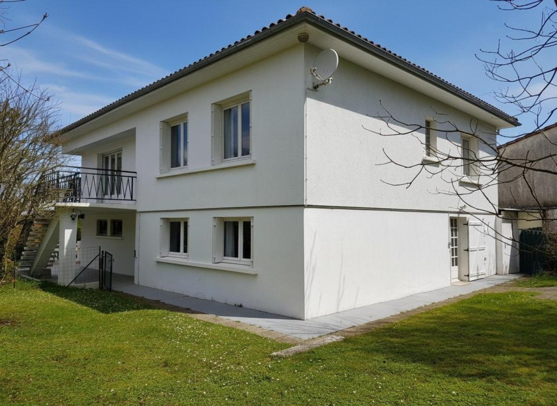 Maison individuelle + appartement T1 en rez de jardin -  vendu meublée - Photo 2