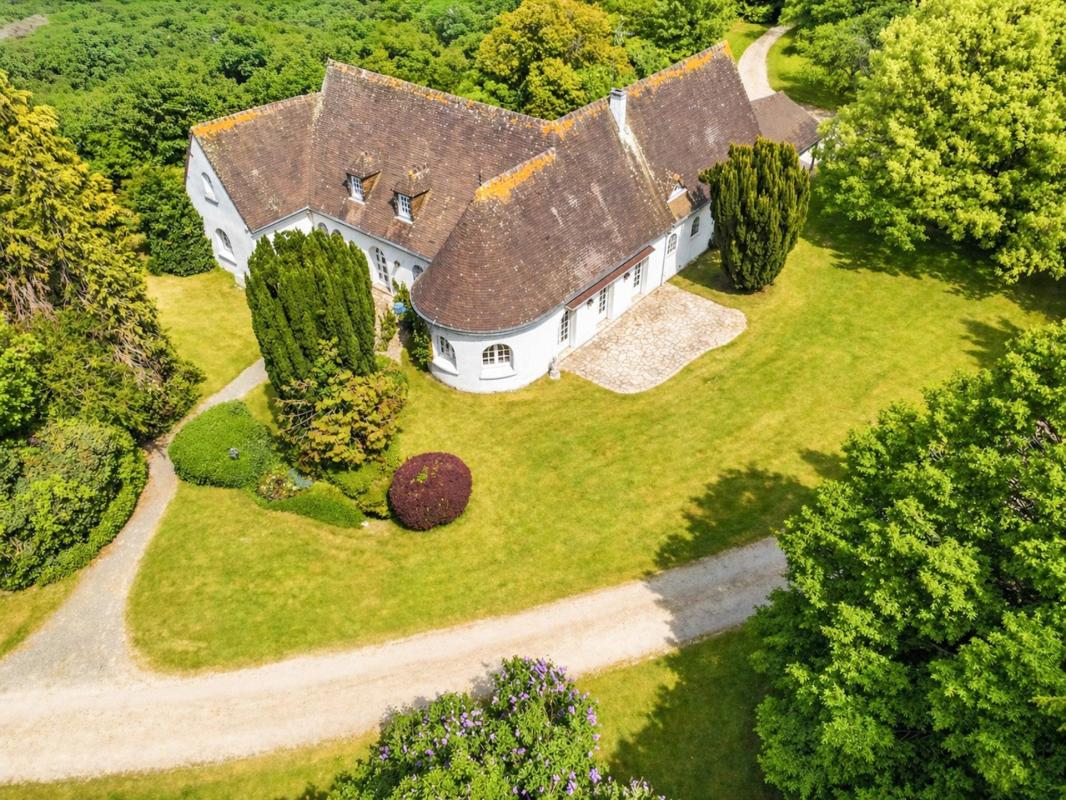 PROPRIETE DE 265m²- 8 CHAMBRES- Garage- Grand Parc - Photo 2