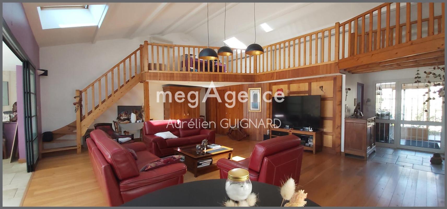 5 chambres, terrain clos et paysager, piscine, garage - Photo 2