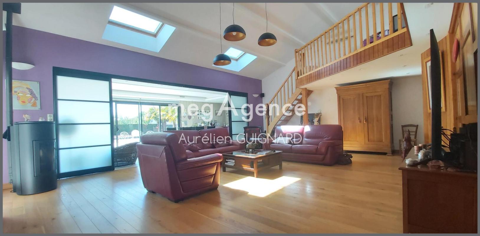 5 chambres, terrain clos et paysager, piscine, garage - Photo 3