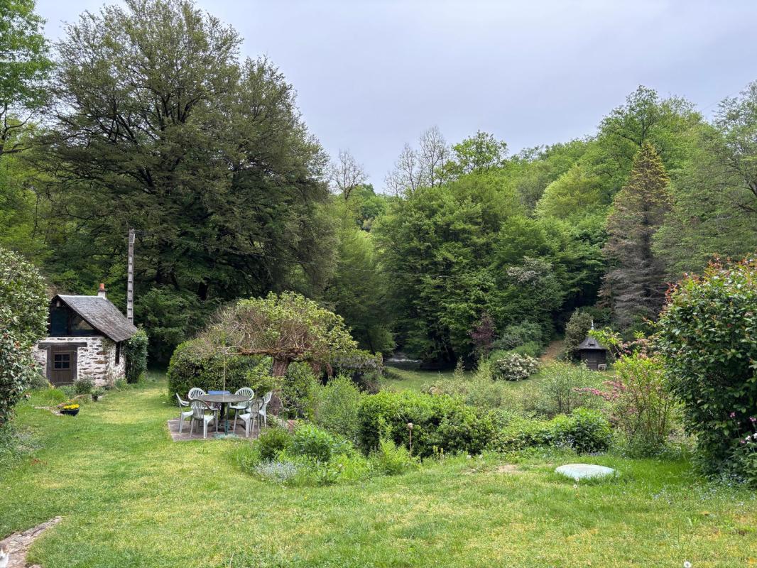 Propriété rare traversée par une rivière - Dépendances -Théatre de verdure - Photo 5