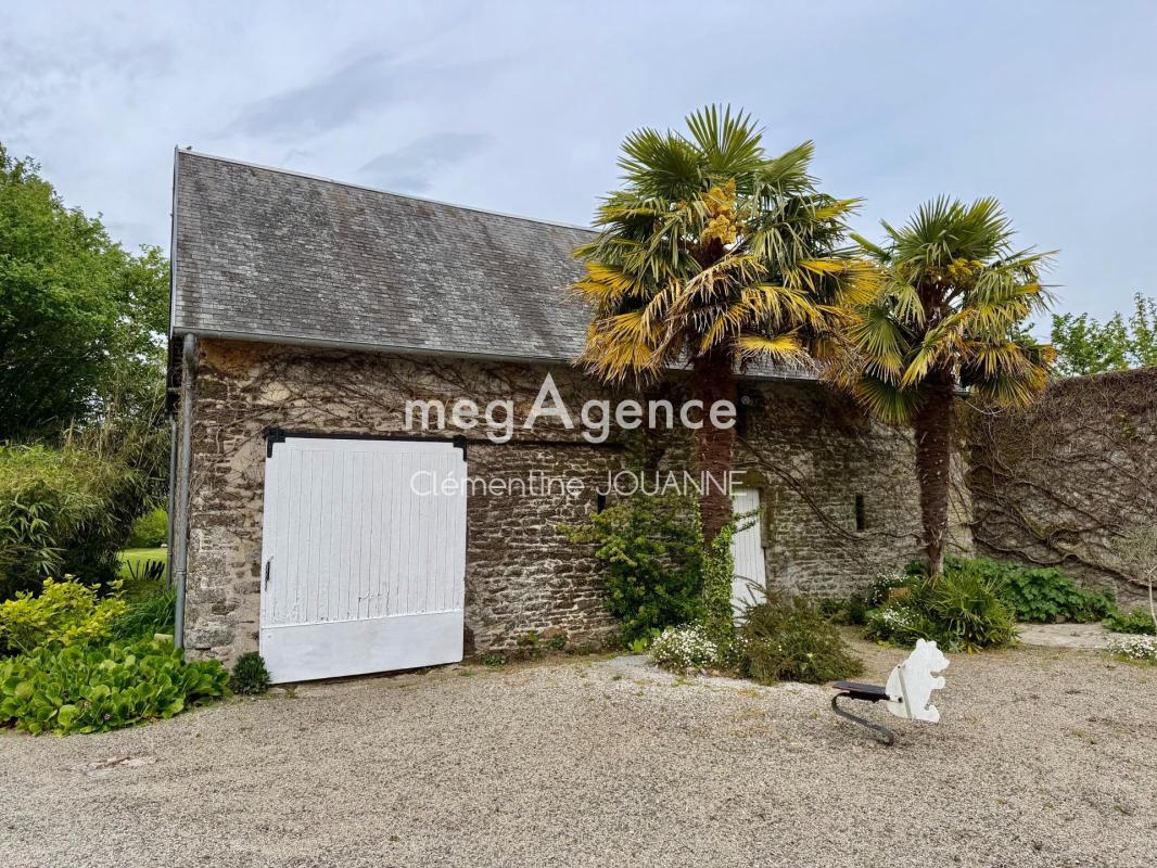 Propriété de caractère sur 2 hectares avec de nombreux dépendances en pierre à deux pas de Portbail - Photo 4