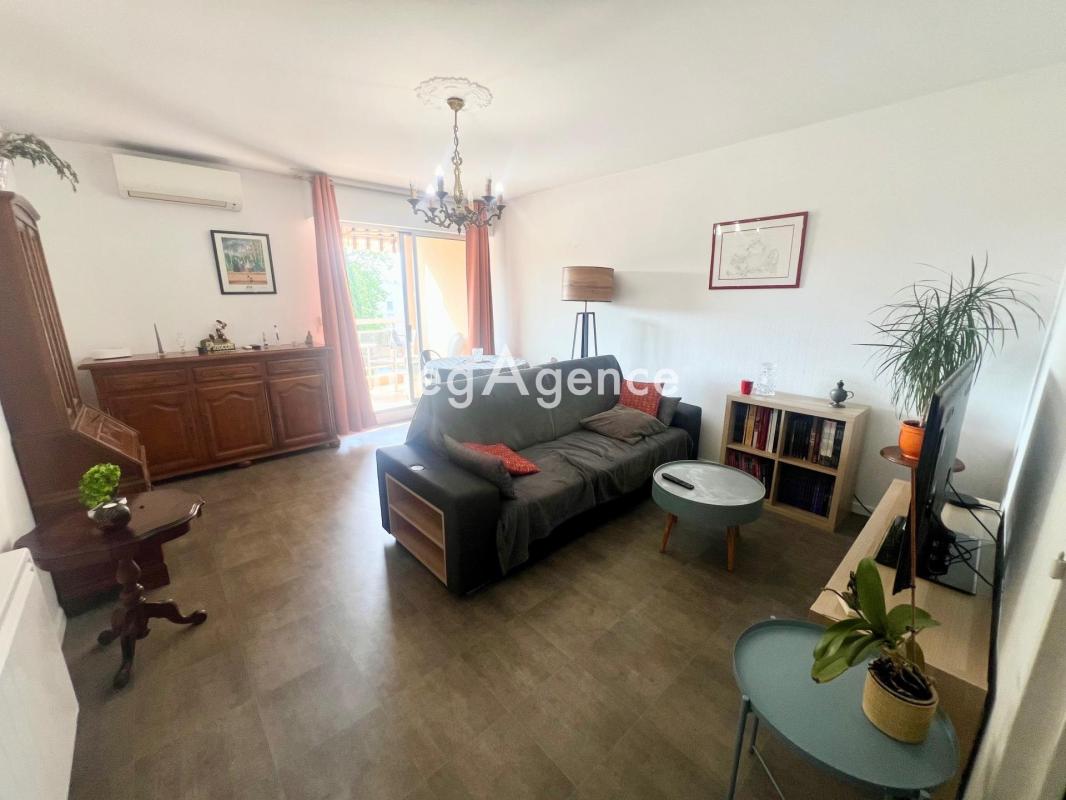 Appartement à louer, 3 pièces, 67 m², Toulon