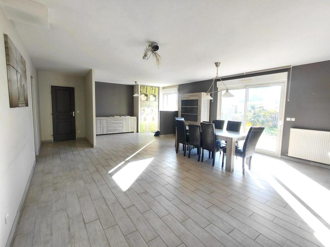 Maison (2011), plain pied, 4 chambres, jardin, garage - Photo 3