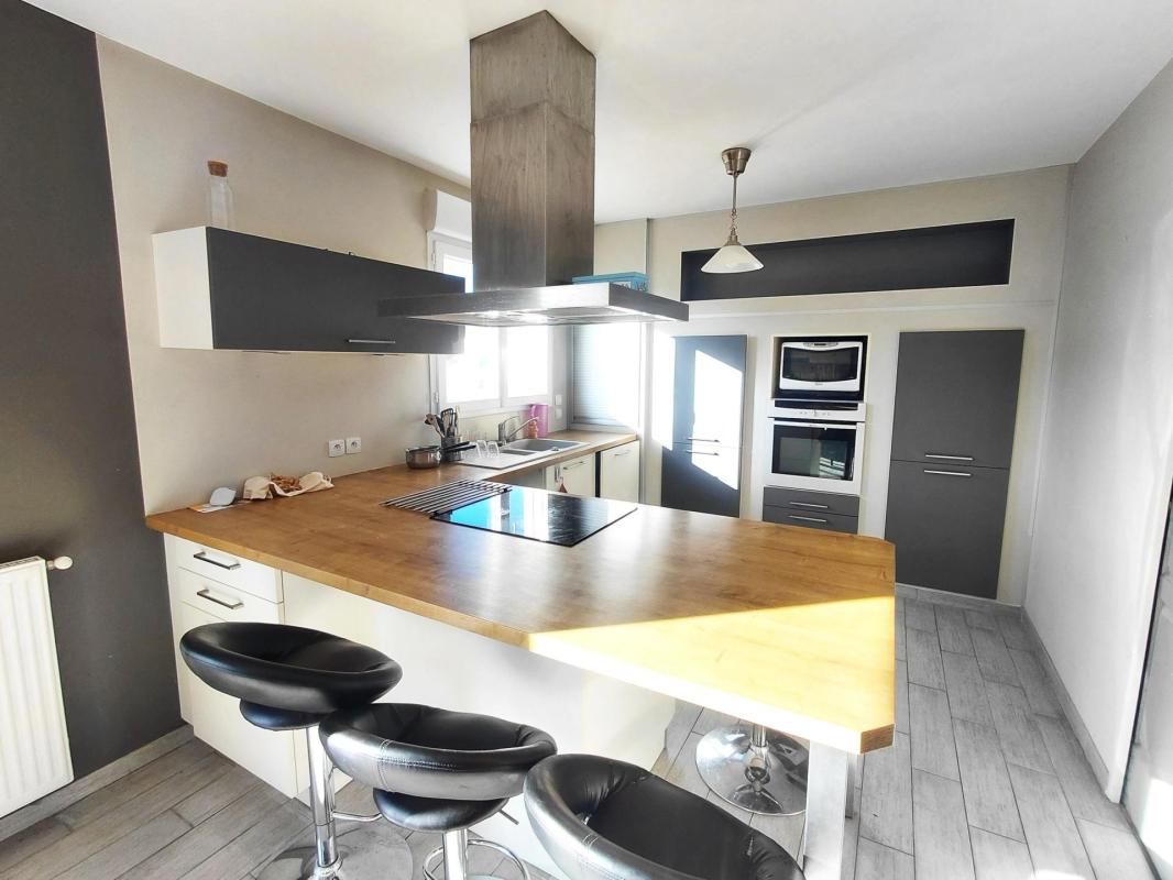 Maison (2011), plain pied, 4 chambres, jardin, garage - Photo 5