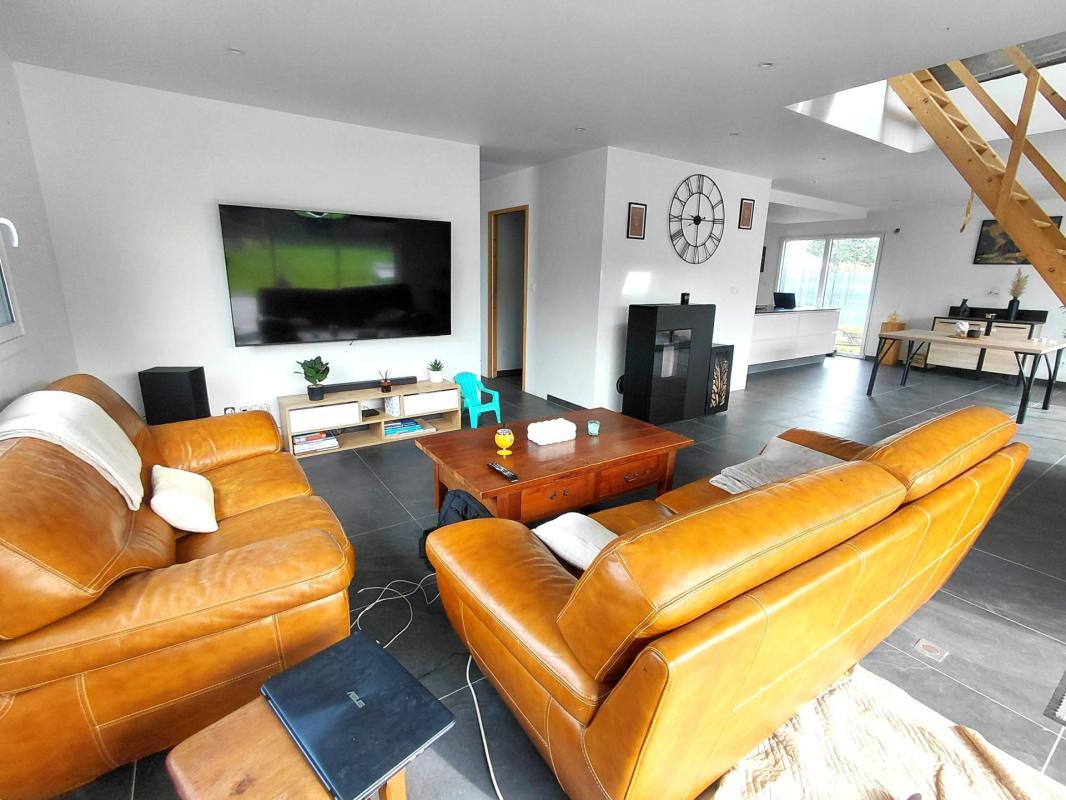 Maison de 2017, 5 chambres, garage sur 1600m² - Photo 2