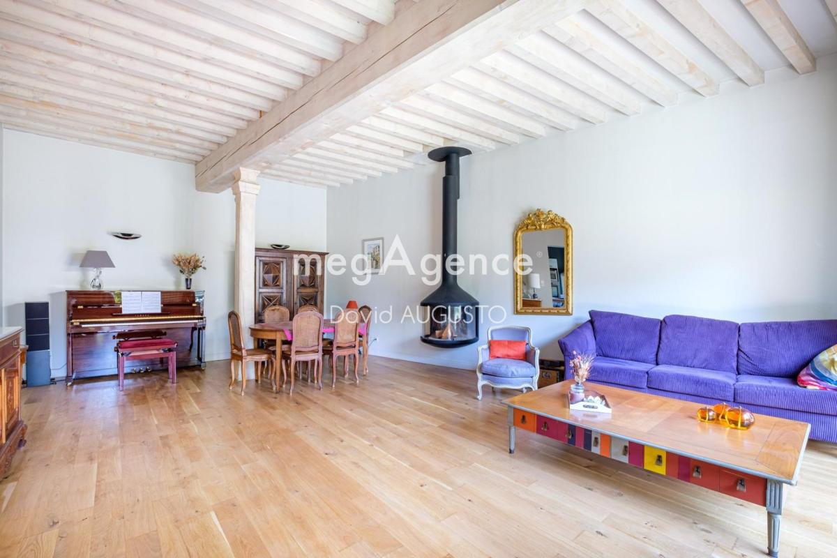 RARE MAISON DE VILLE TASSIN HORLOGE, 3 CHAMBRES + BUREAU,TERRASSE ET 2 STATIONNEMENTS - Photo 2