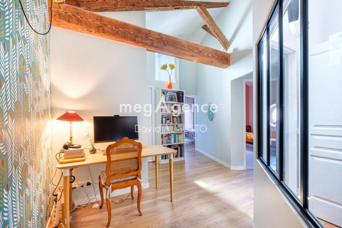 RARE MAISON DE VILLE TASSIN HORLOGE, 3 CHAMBRES + BUREAU,TERRASSE ET 2 STATIONNEMENTS - Photo 5
