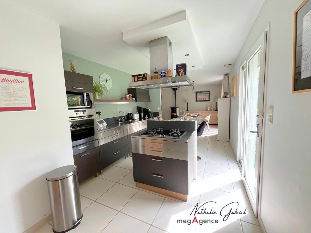 A 5 mn au sud d'Angers, maison de 5 chambres sur 720 m2 de terrain prête à vivre ! - Photo 3