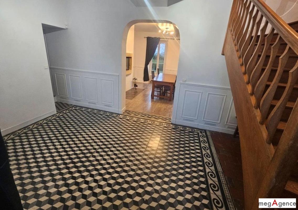 A saisir, très belle et grande demeure familiale de plus de 210m2, 8 pièces , 4 chambres, sur 3600m2 de terrain - Photo 3