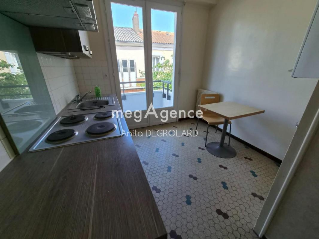 APPARTEMENT T4 COEUR DES HALLES - CENTRE VILLE LA ROCHE SUR YON - Photo 3