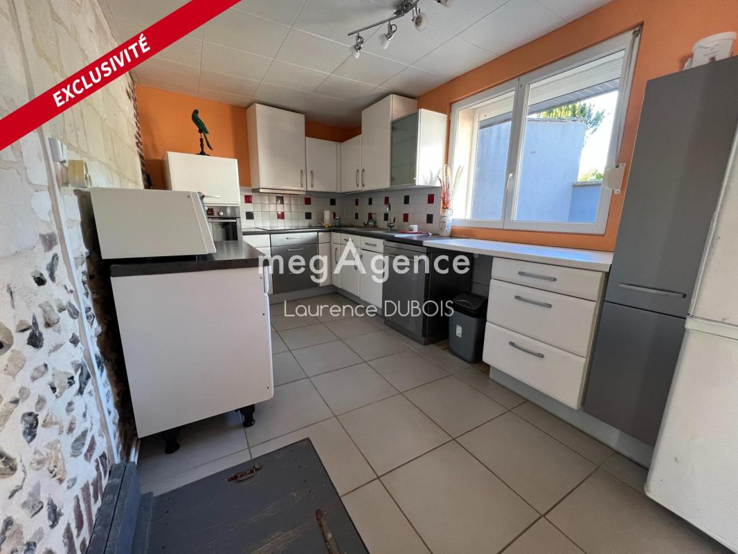 Parfaite pour une famille ou un couple, cette maison de 97 m2 très bien entretenue, saura vous séduire par ses prestations de qualité et située proche de toutes commodités - Photo 3