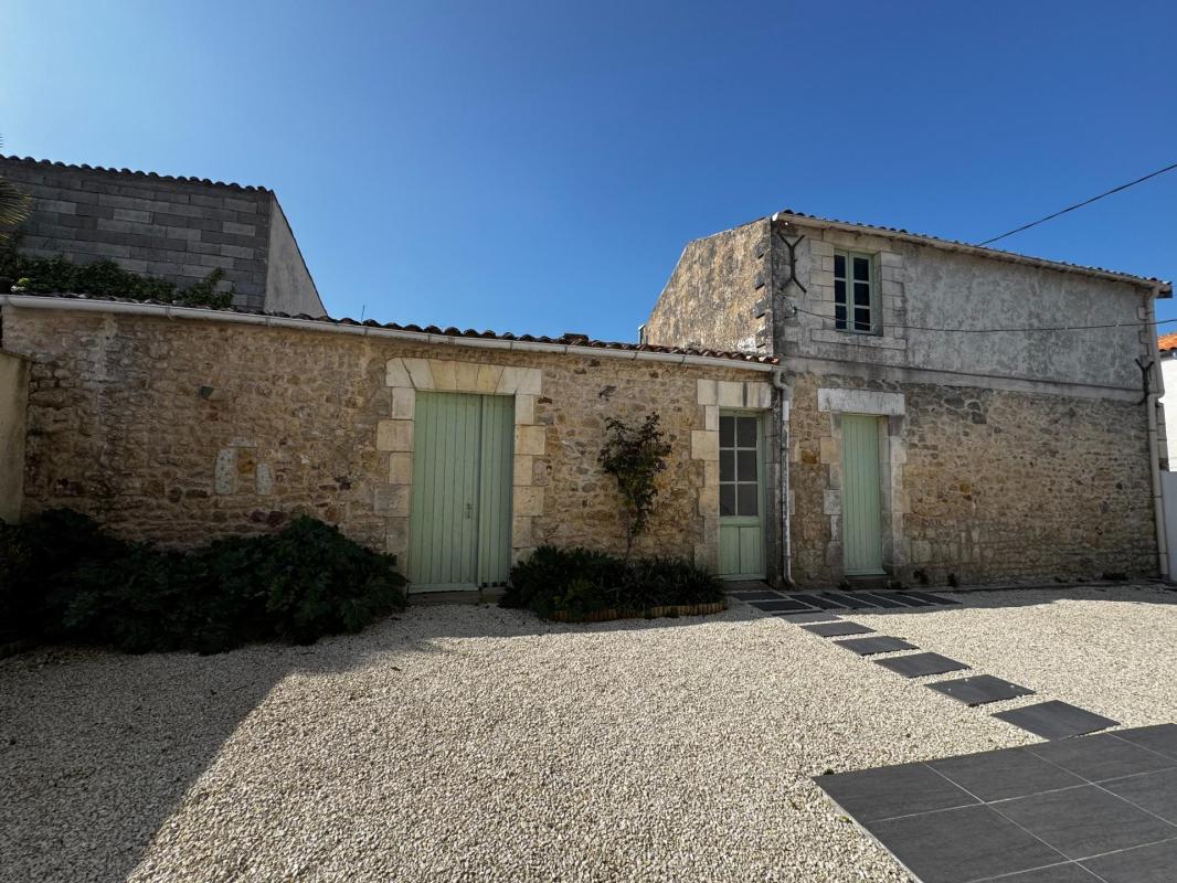 BOURCEFRANC, MAISON EN PIERRE RENOVEE de 89m² + DEPENDANCES - Photo 3