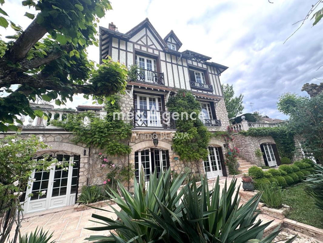 CHARMANTE PROPRIETE AVEC PISCINE - Photo 3