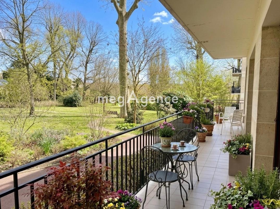 Appartement de standing lumineux 165 m² – Domaine privé sécurisé  – Parking et Cave - Saint-Nom-La-Bretèche - Photo 2