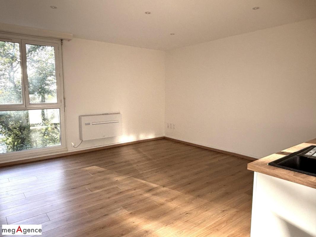 Appartement rénové T2 avec cave et deux places de parking - Photo 4