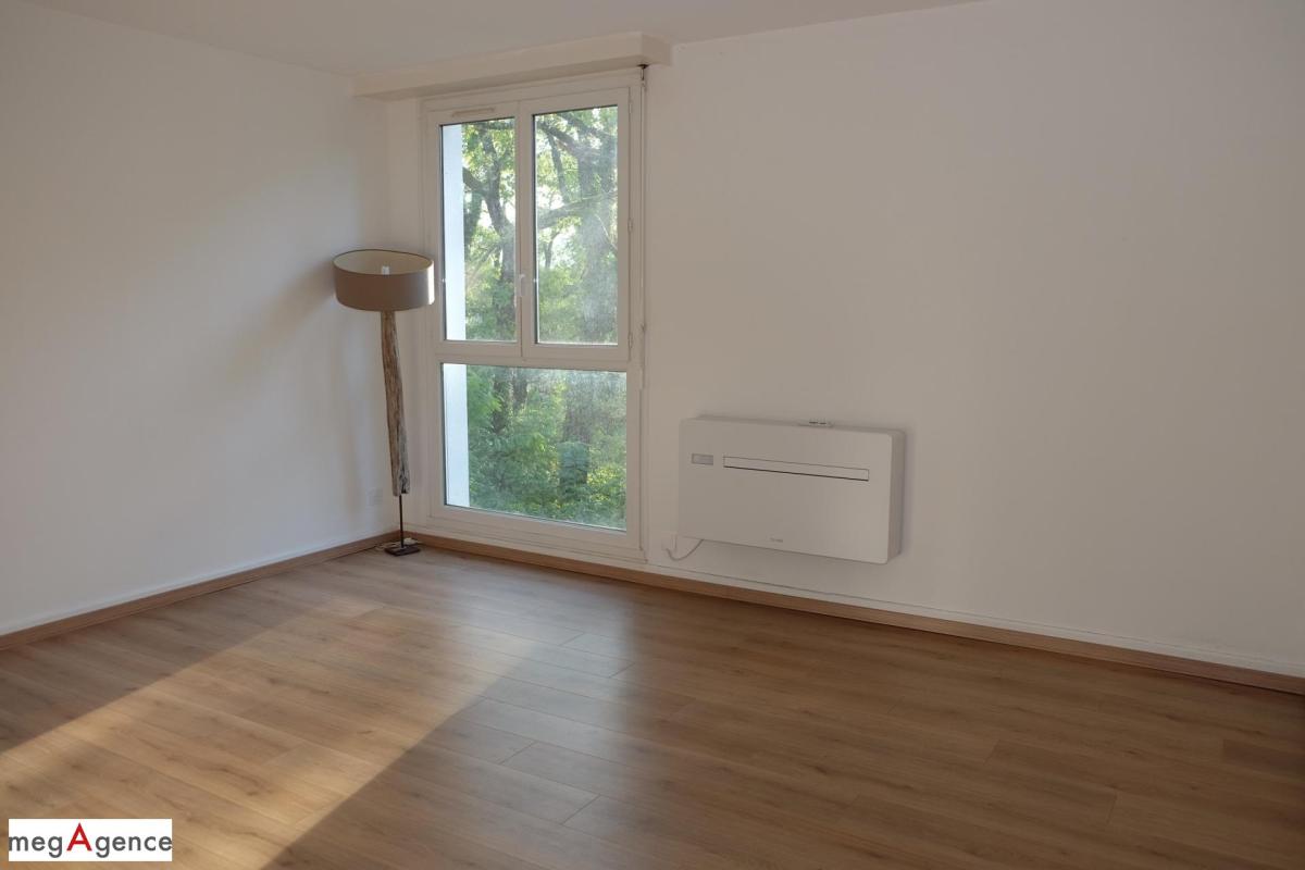 Appartement rénové T2 avec cave et deux places de parking - Photo 5